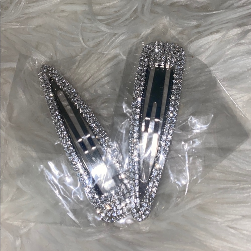 Jumbo rhinestone hair clips